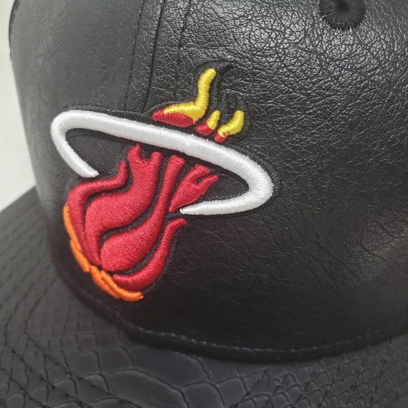 NBA New Era  Vintage Logo Strapback Cap - Miami Heat - Picture 2 of 5
